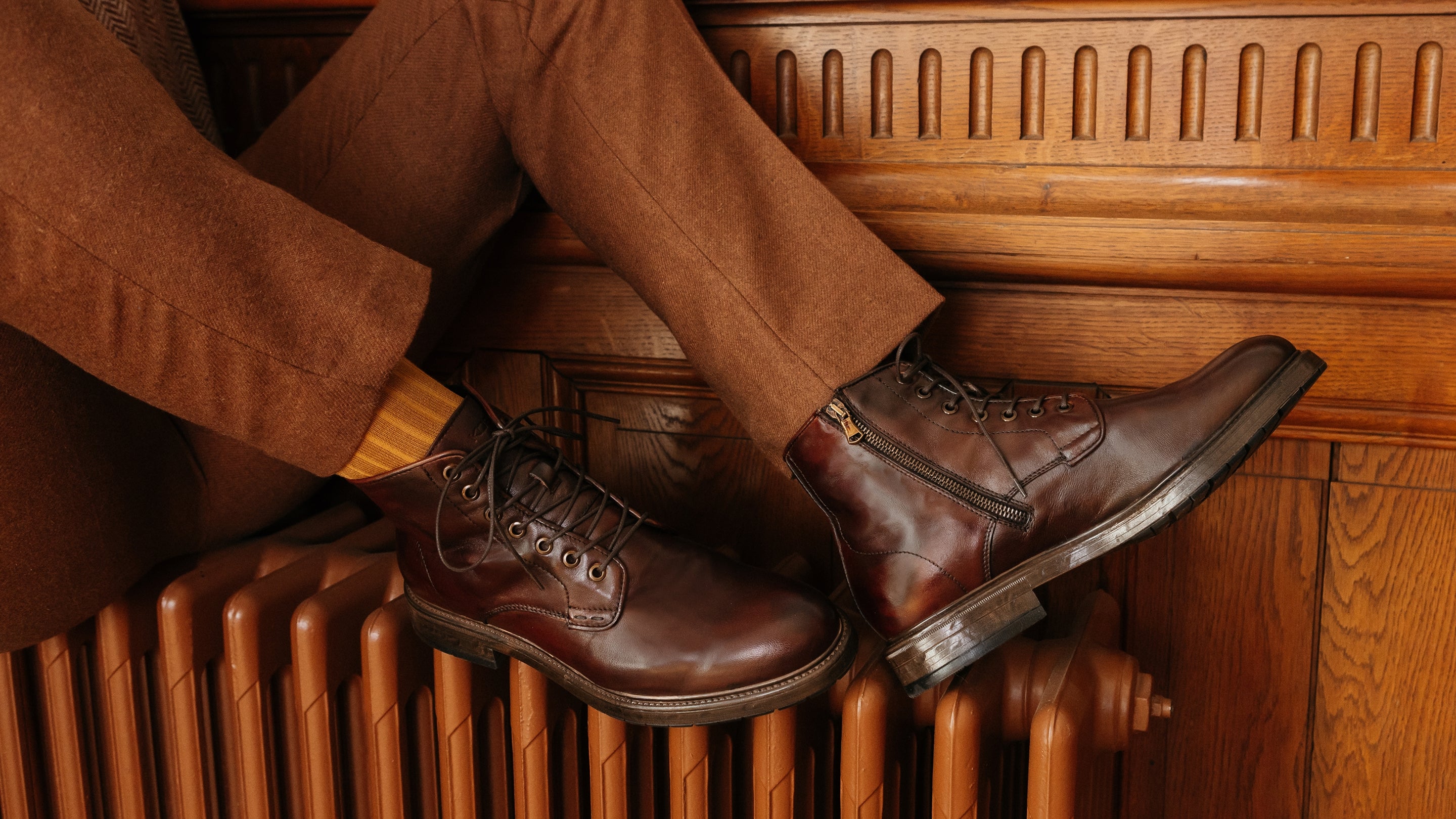Boots à lacets homme en cuir marron au style vintage  – SNAKE D KOST
